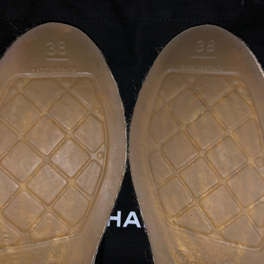 Chanel CC Espadrilles in Black Lambskin Leather - Picture 7 of 8